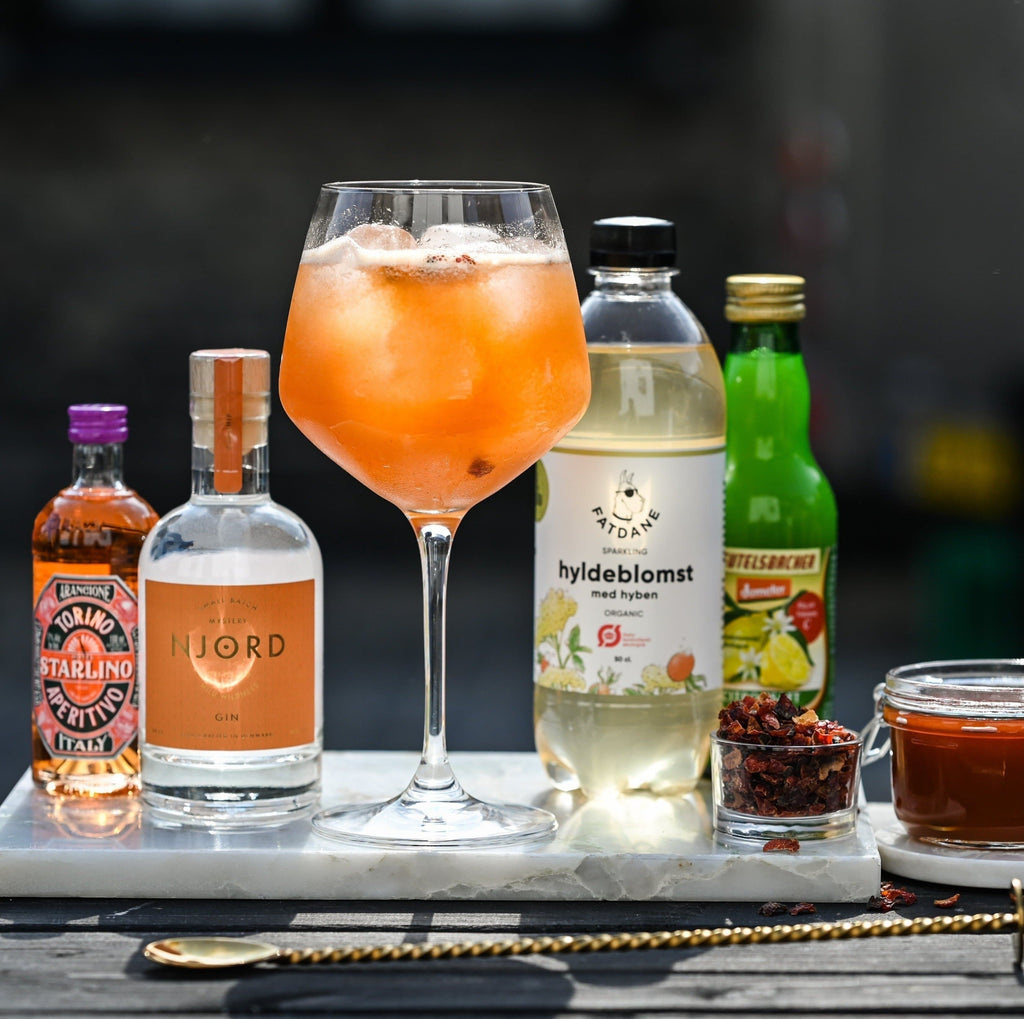 Rosehips Don't Lie, Hyben, Gin