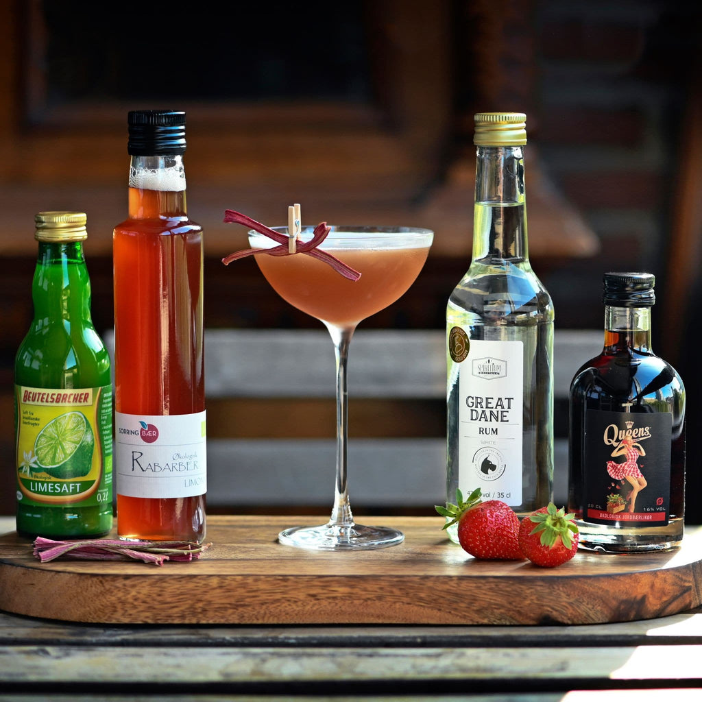 Rhuby Daiquiri Rom Jordbærlikør Rabarberlimonade