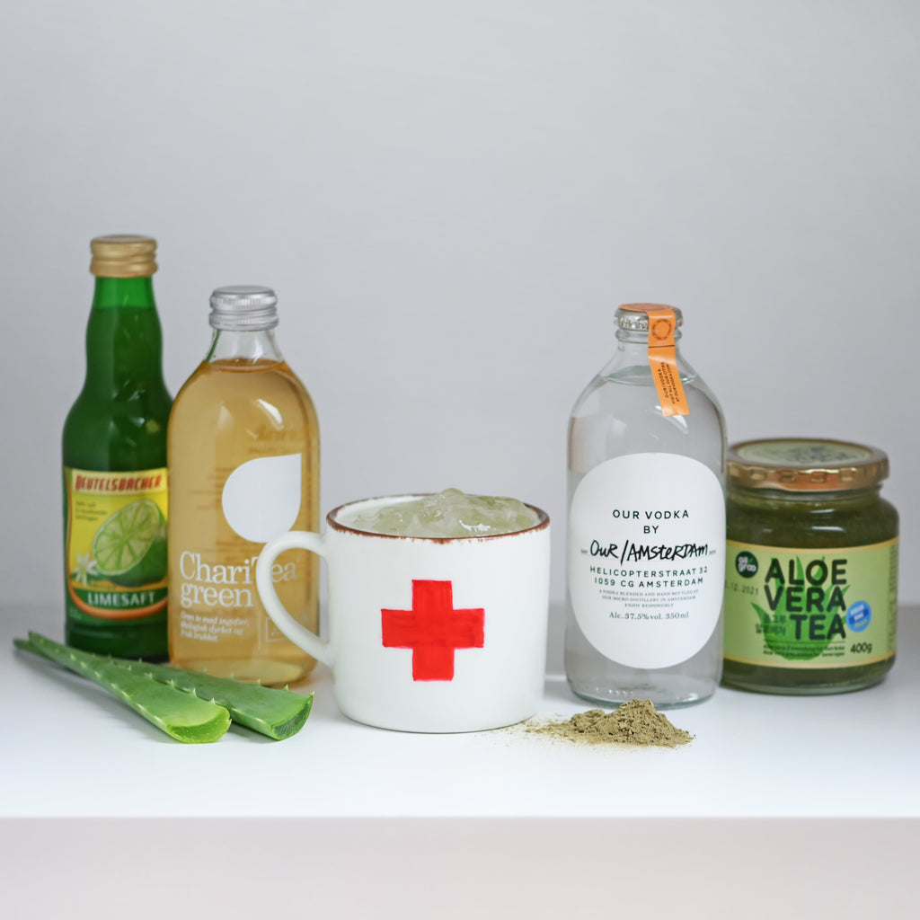 You Had Me At Aloe Cocktail, Vodka, Aloe Te, Grøn Te, Limesaft, Matche Te