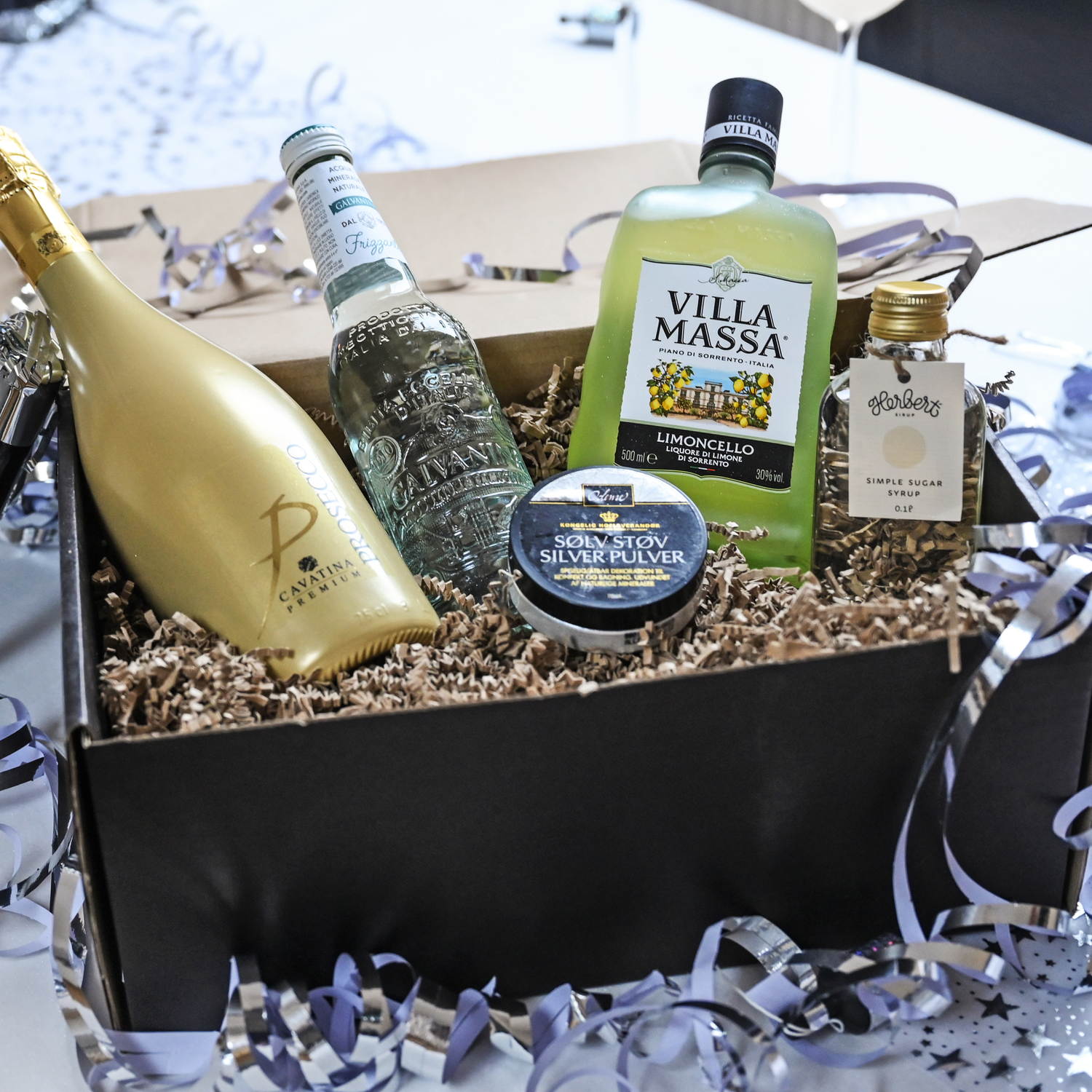 Limoncello Spritz, Limoncello, Prosecco, Sukkersirup, Danskvand, Sølvstøv