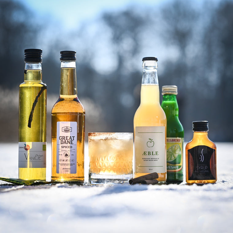 Apple Cocktailpakke, Mørk rom, æblemost, vaniljesirup, kanelsirup, limesaft